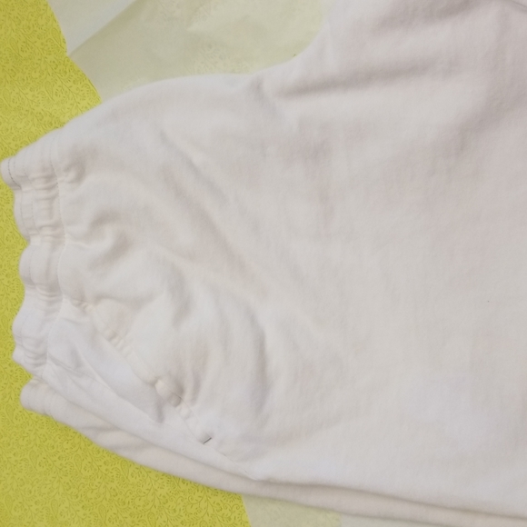 Shorts - Picture 2 of 4